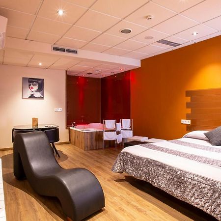 Motel Los Abedules Oviedo Eksteriør billede