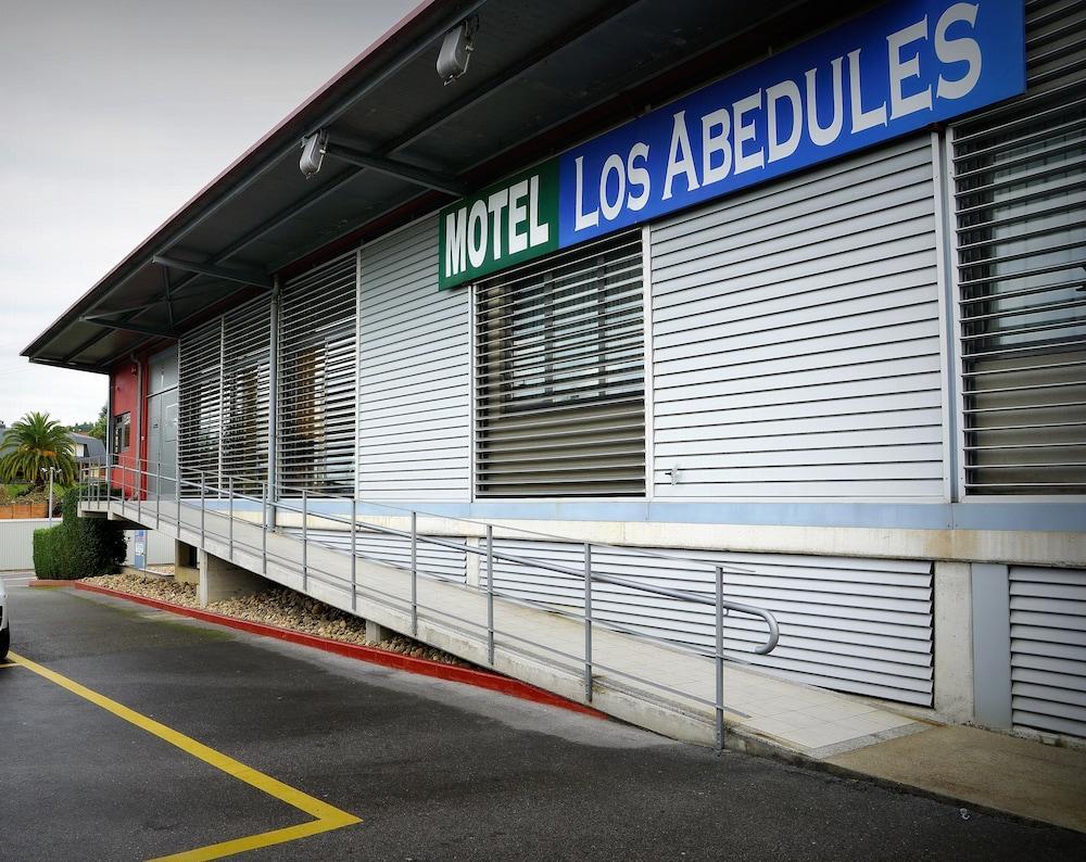 Motel Los Abedules Oviedo Eksteriør billede