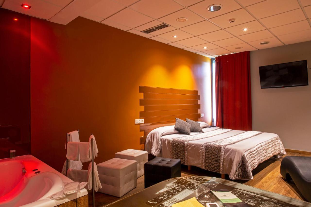 Motel Los Abedules Oviedo Eksteriør billede