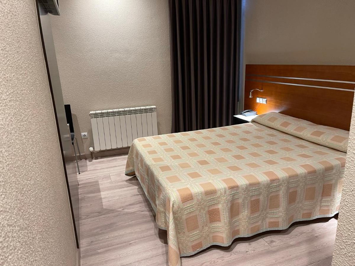Motel Los Abedules Oviedo Eksteriør billede