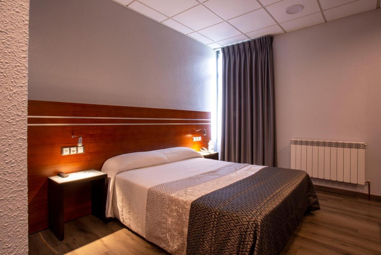 Motel Los Abedules Oviedo Eksteriør billede