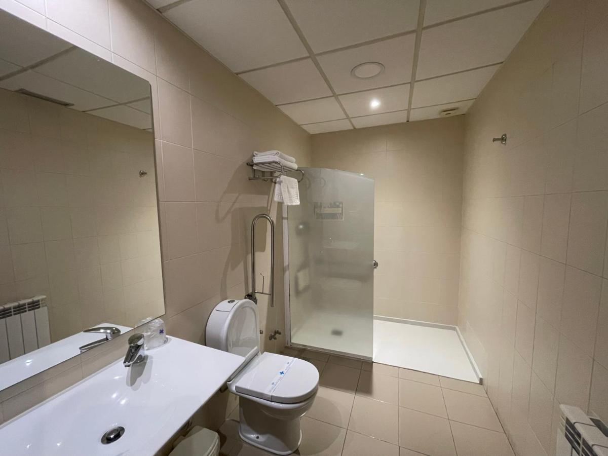 Motel Los Abedules Oviedo Eksteriør billede