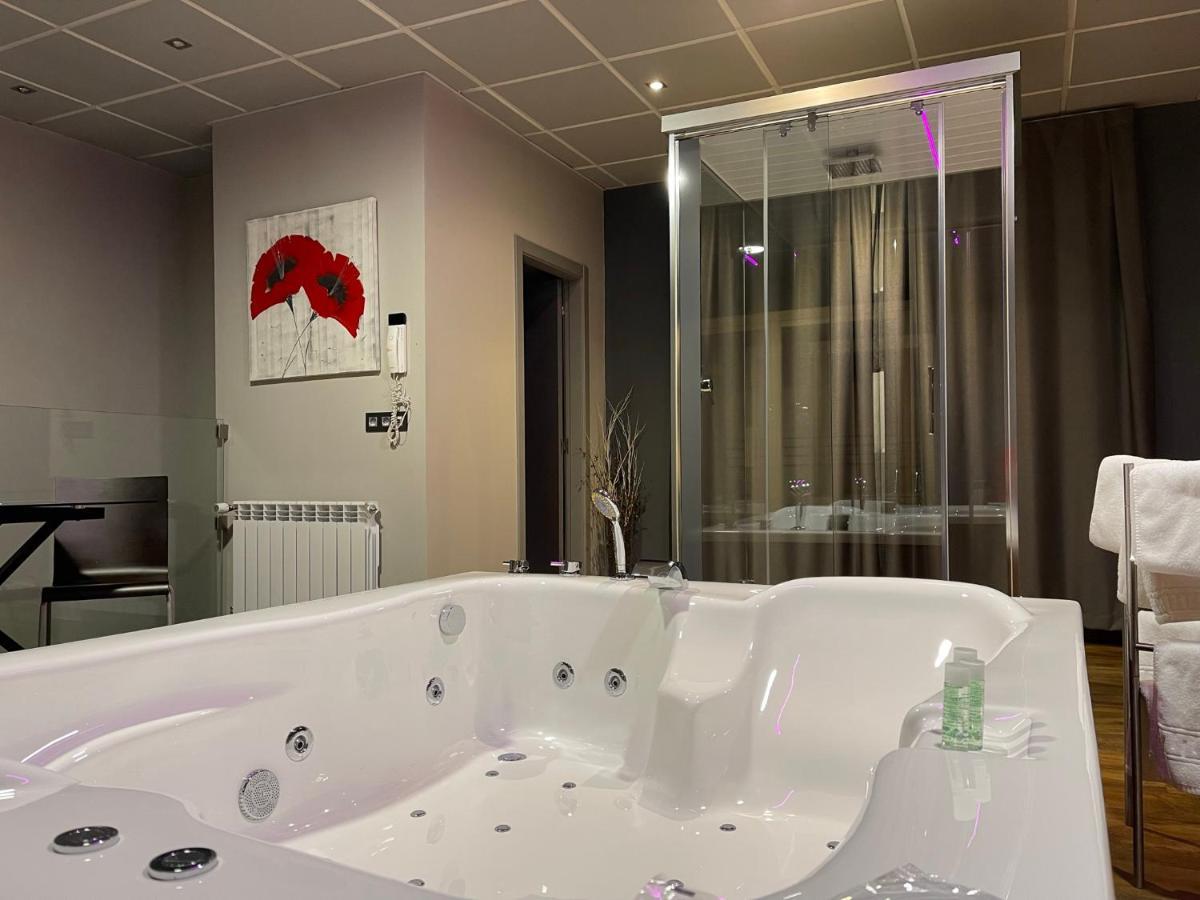 Motel Los Abedules Oviedo Eksteriør billede