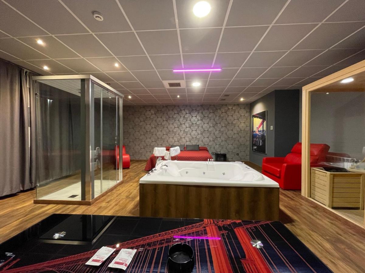 Motel Los Abedules Oviedo Eksteriør billede