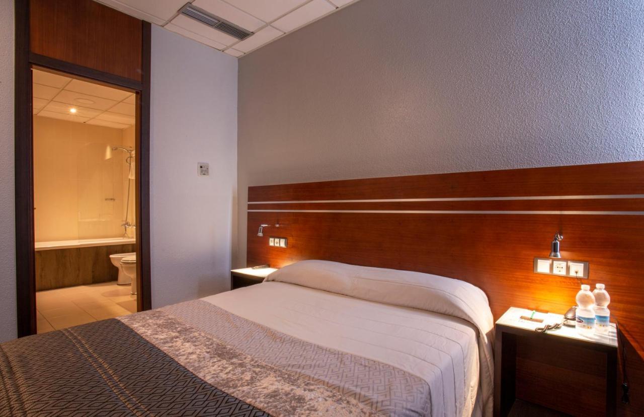 Motel Los Abedules Oviedo Eksteriør billede