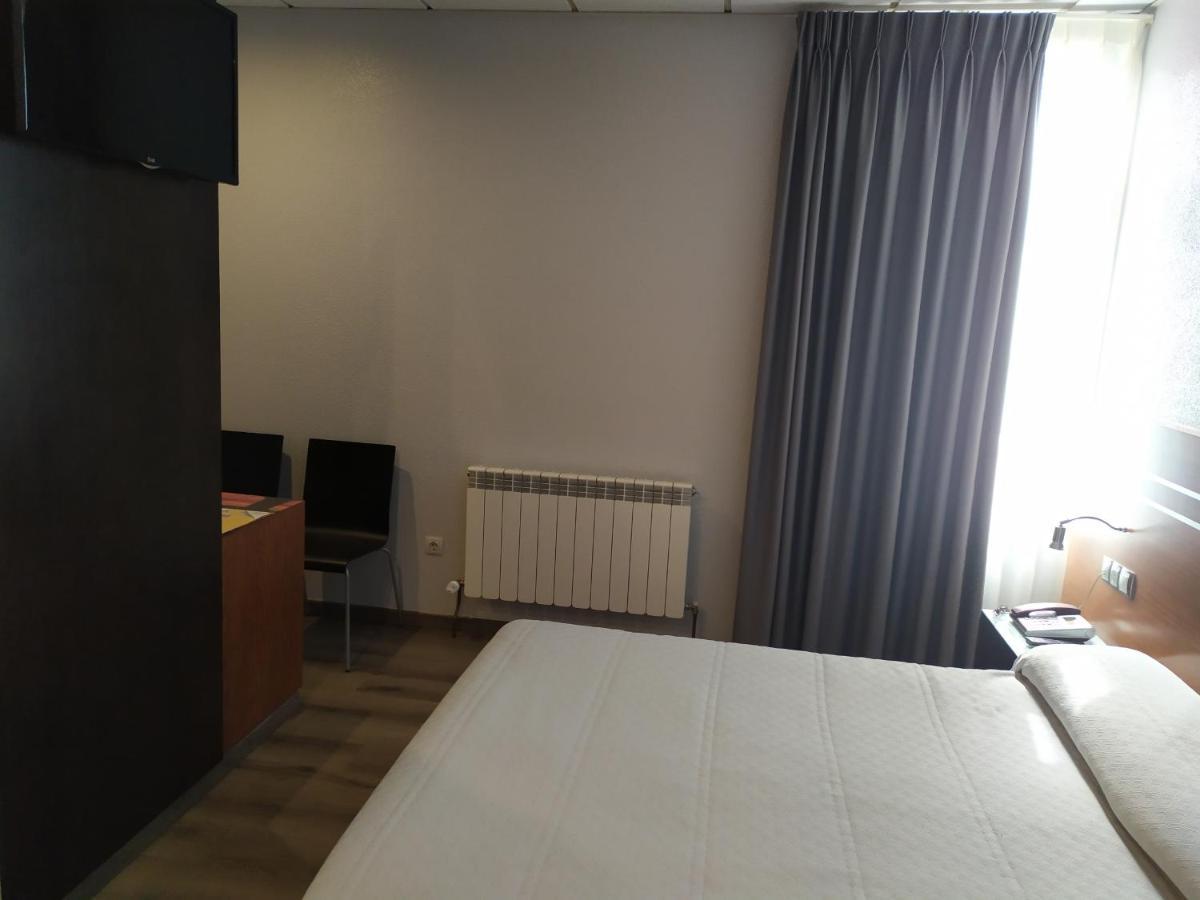 Motel Los Abedules Oviedo Eksteriør billede