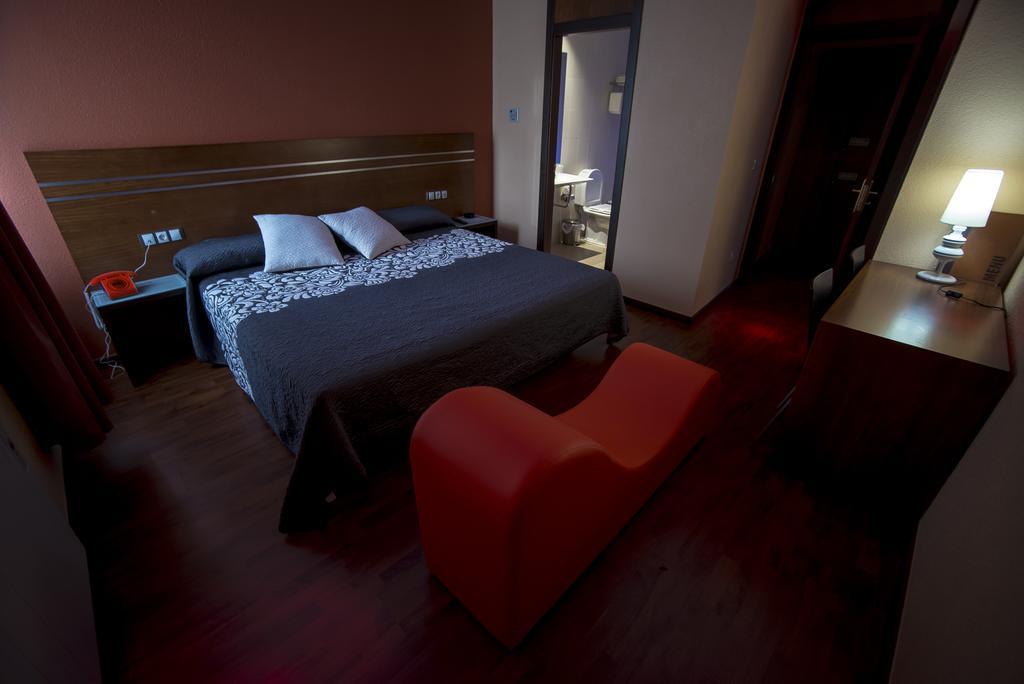 Motel Los Abedules Oviedo Værelse billede