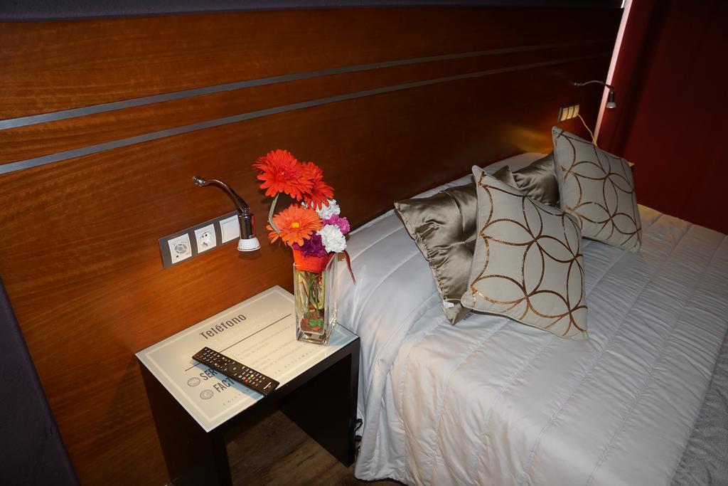 Motel Los Abedules Oviedo Eksteriør billede