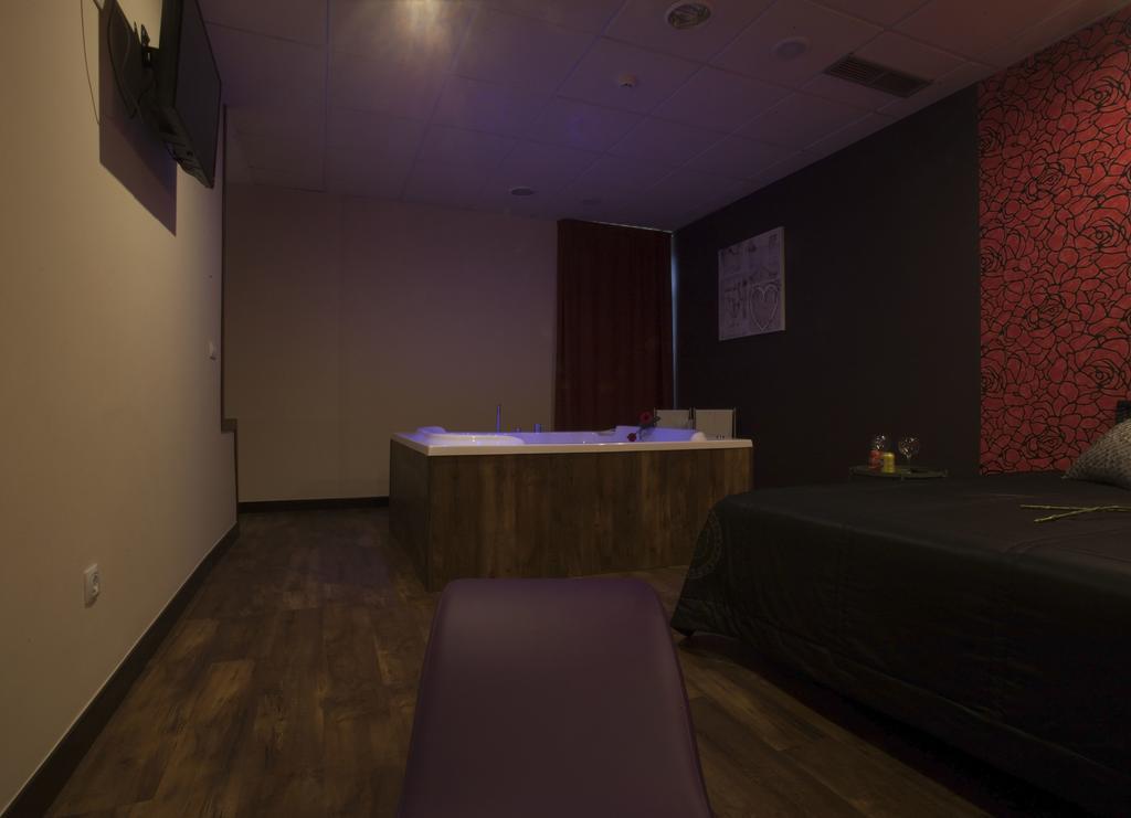 Motel Los Abedules Oviedo Eksteriør billede