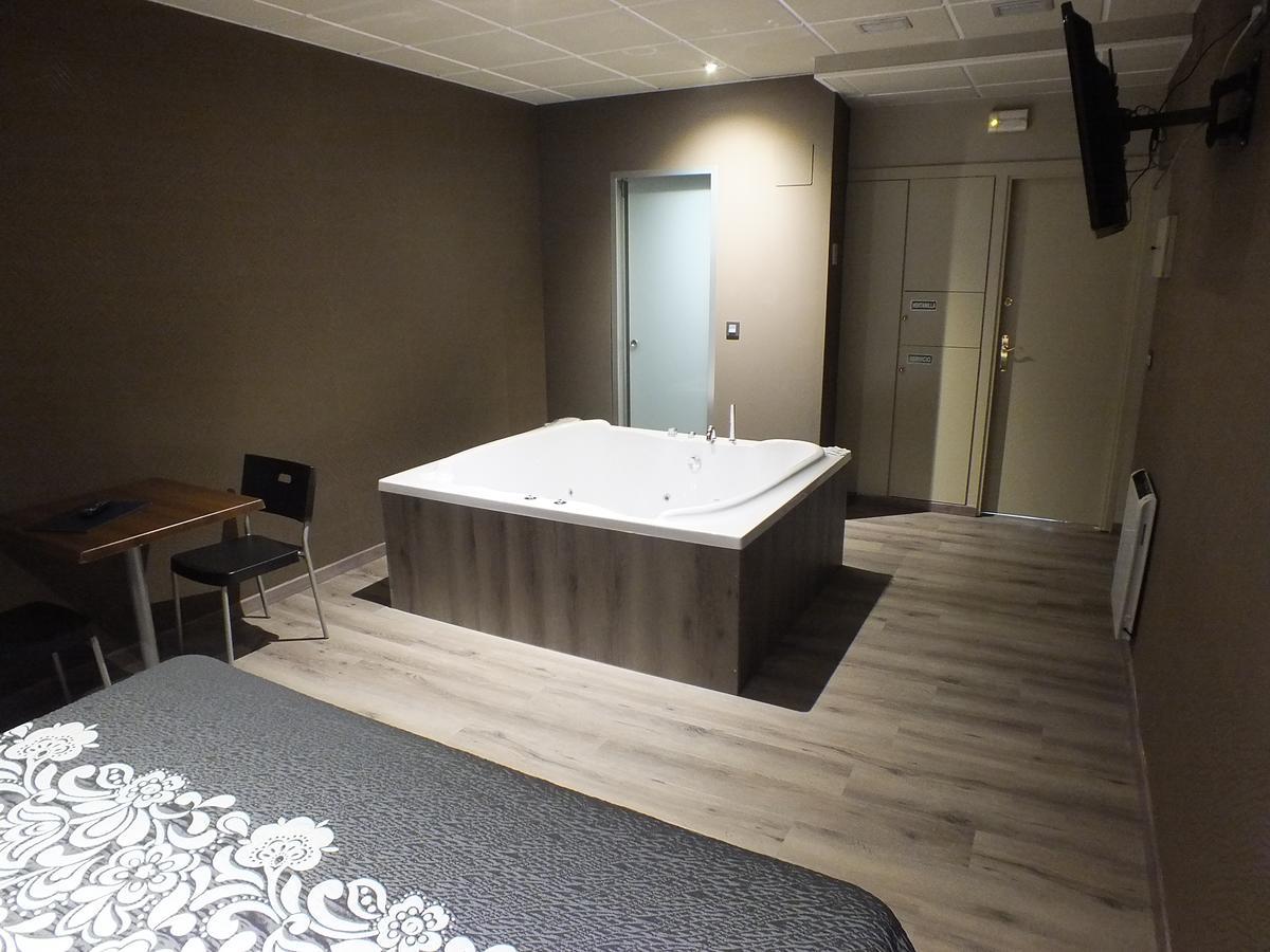 Motel Los Abedules Oviedo Eksteriør billede